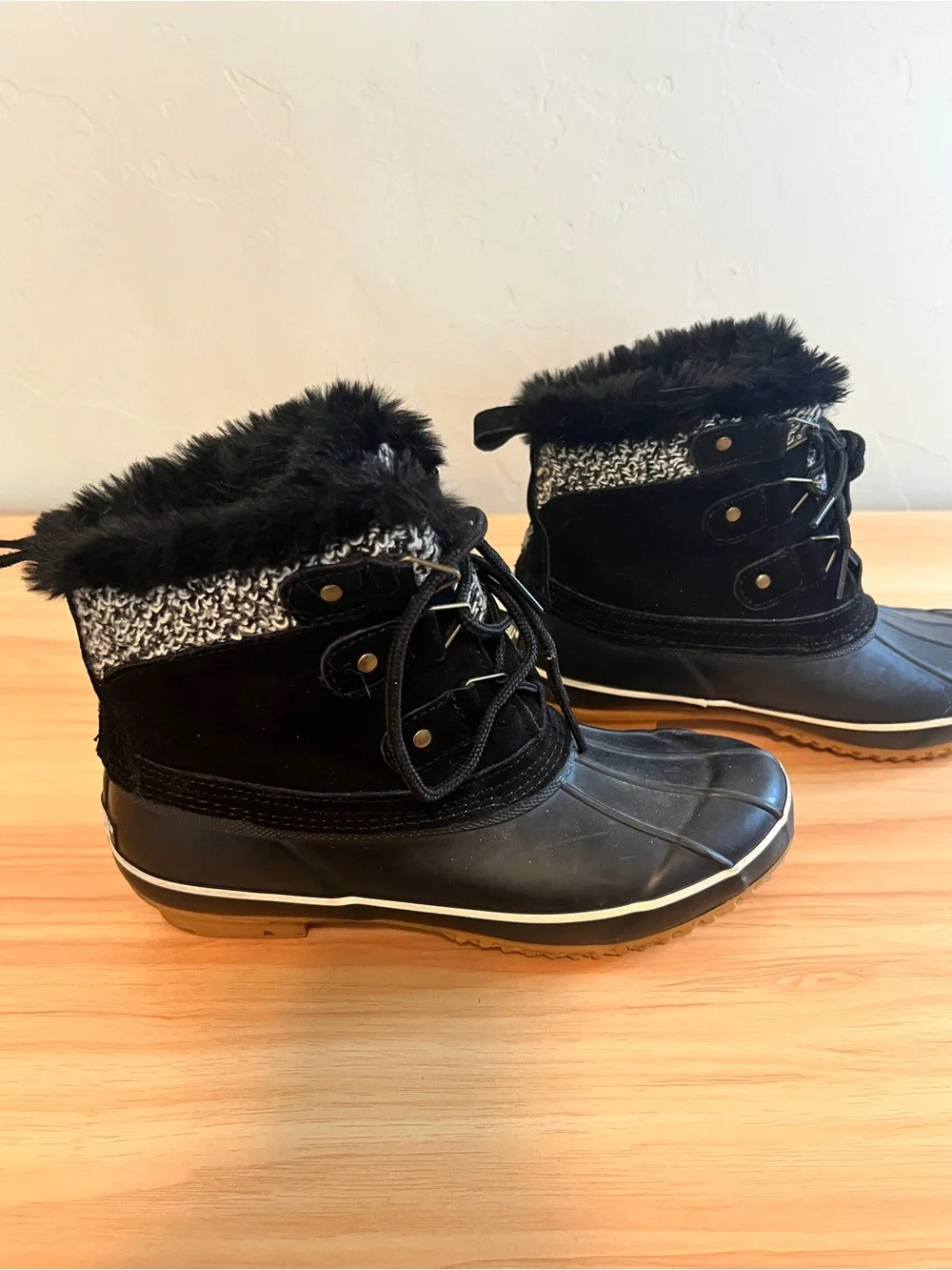 Khombu Lola Black Faux-Fur Cuff Lace-Up Winter Rain Boots